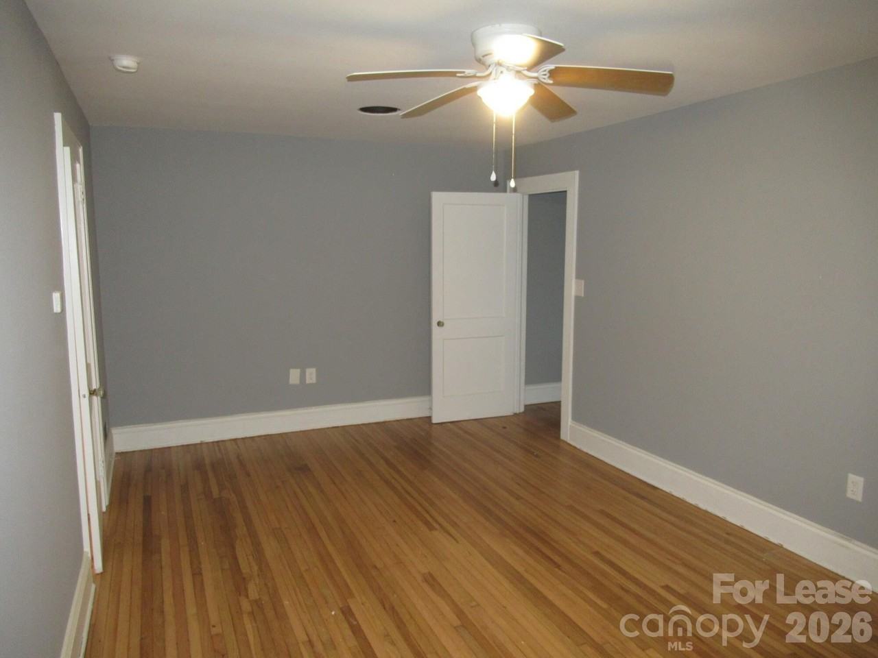 520 E Pine St - Photo 4 of 10