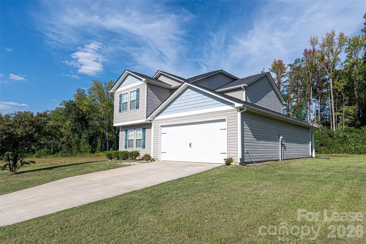 1116 Woodhill Dr - Photo 2 of 36