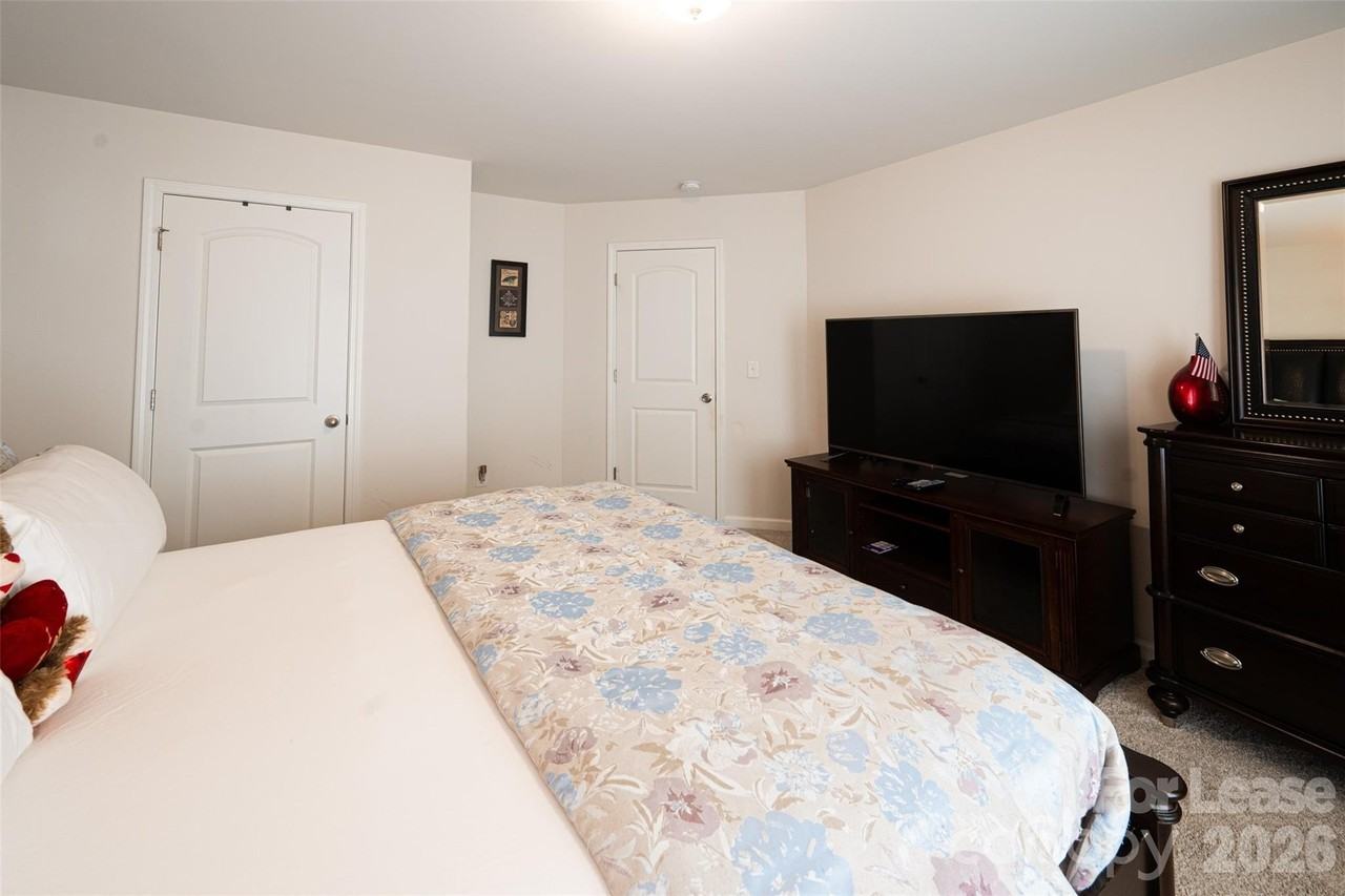 1116 Woodhill Dr - Photo 7 of 36