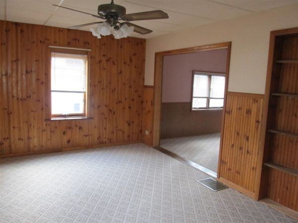 929 Hackett St - Photo 2 of 9