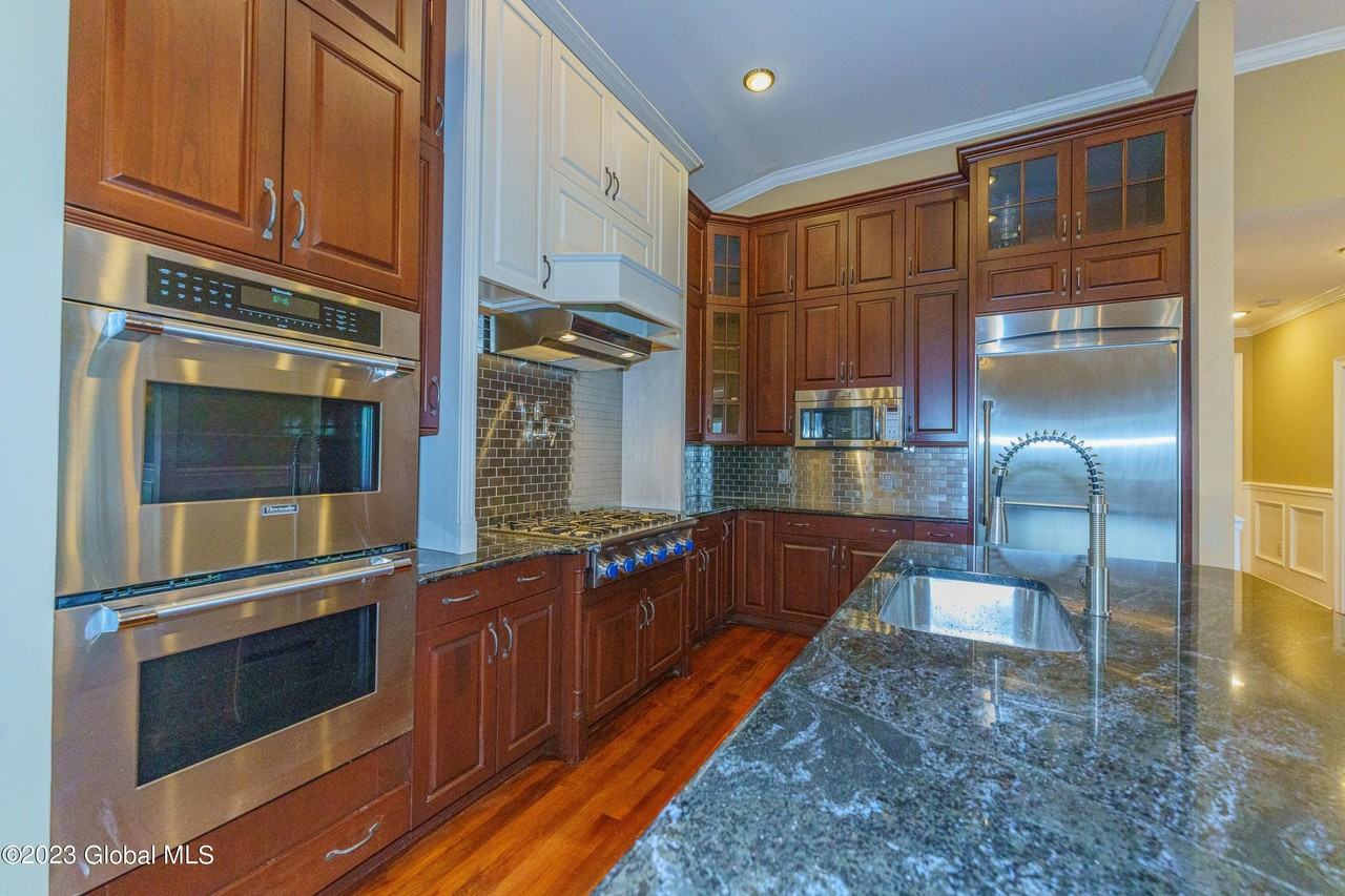 59 Union Ave - Photo 6 of 20