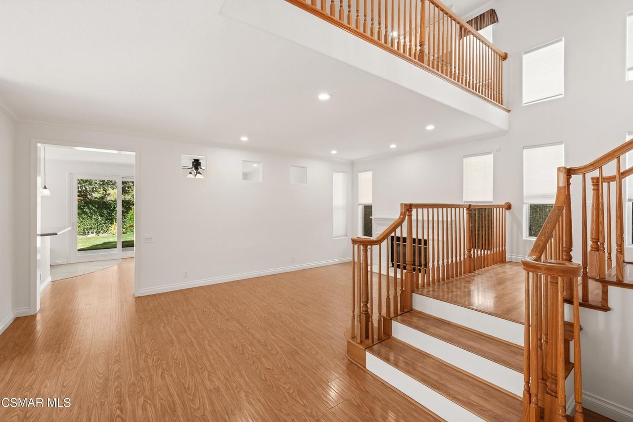 11161 Shadyridge Rd - Photo 4 of 37