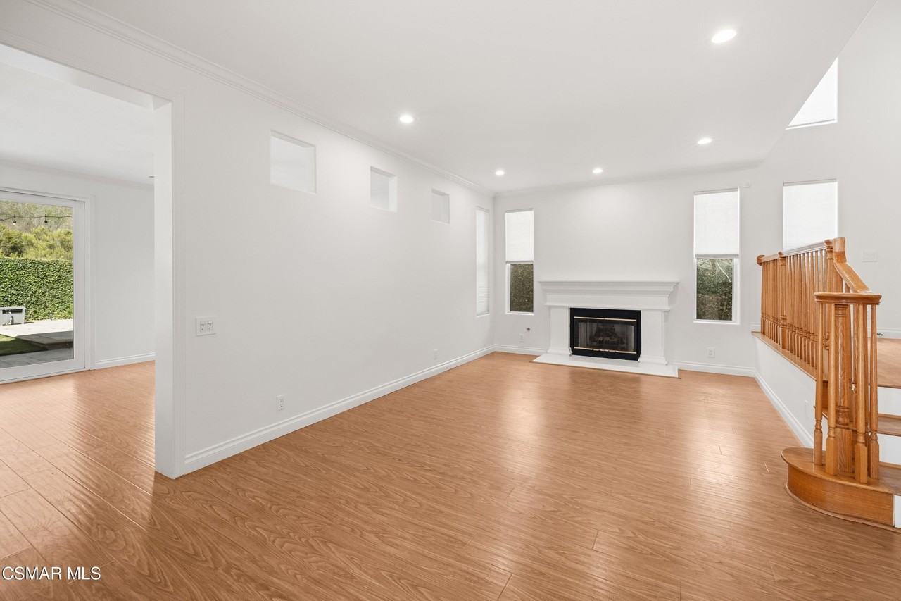 11161 Shadyridge Rd - Photo 5 of 37