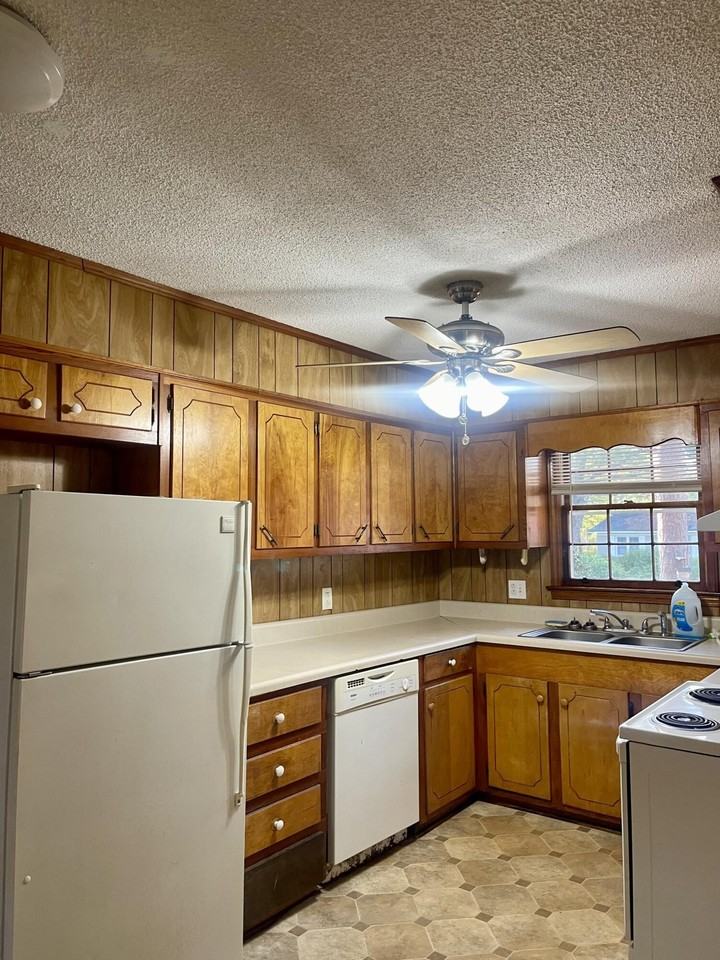 425 Lakeshore Dr - Photo 4 of 8