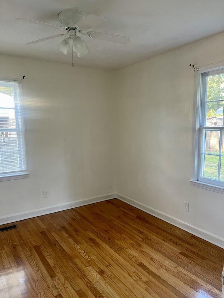 425 Lakeshore Dr - Photo 6 of 8