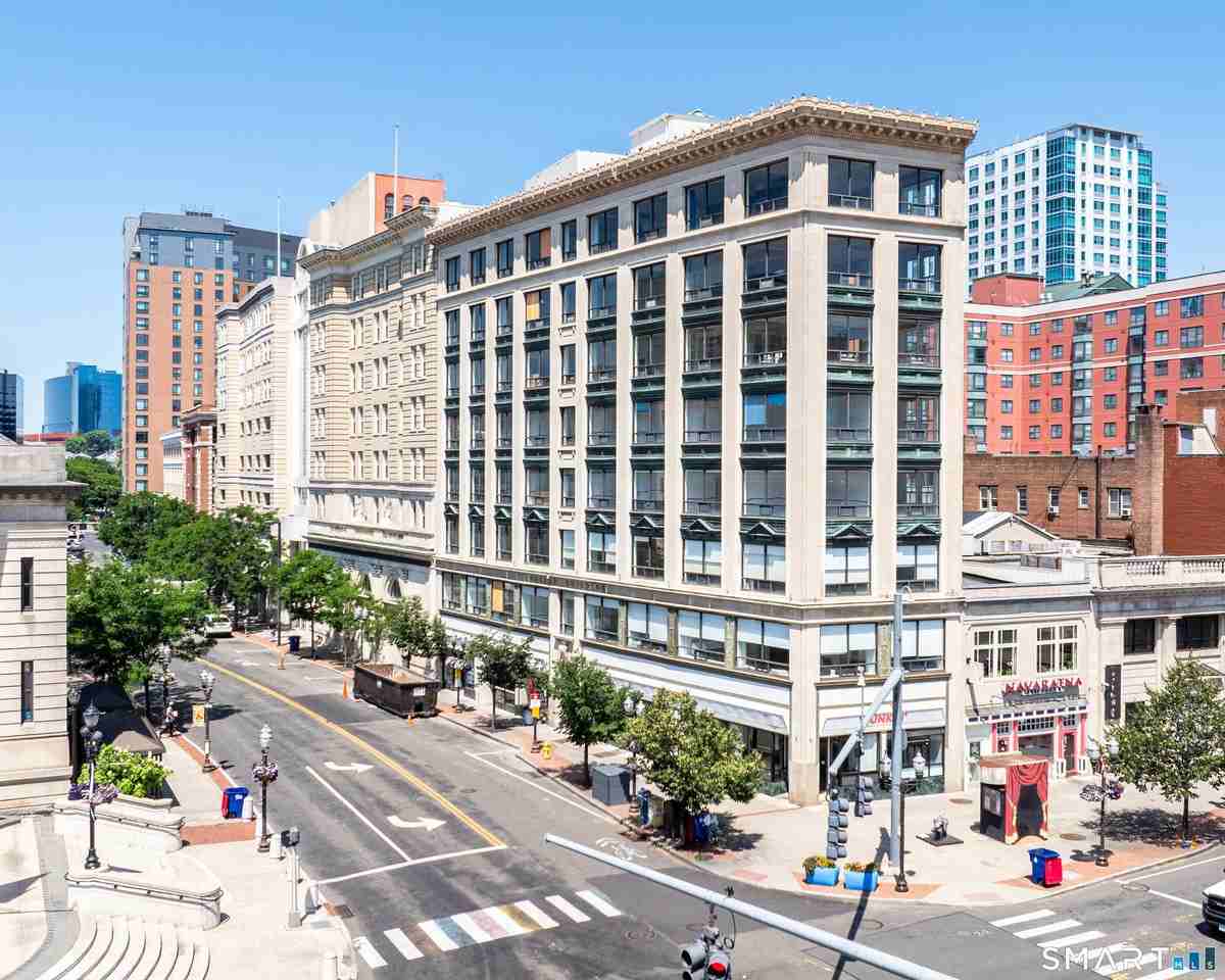 400 Main St #402