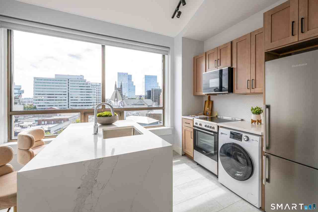 400 Main St #201