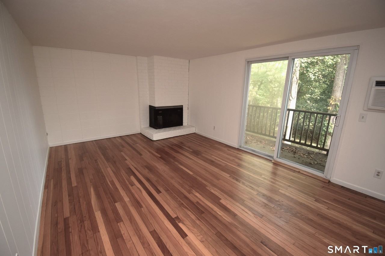 19 Denlar Dr #E - Photo 2 of 13