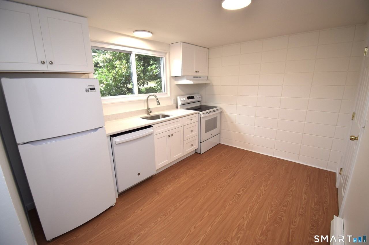 19 Denlar Dr #E - Photo 4 of 13