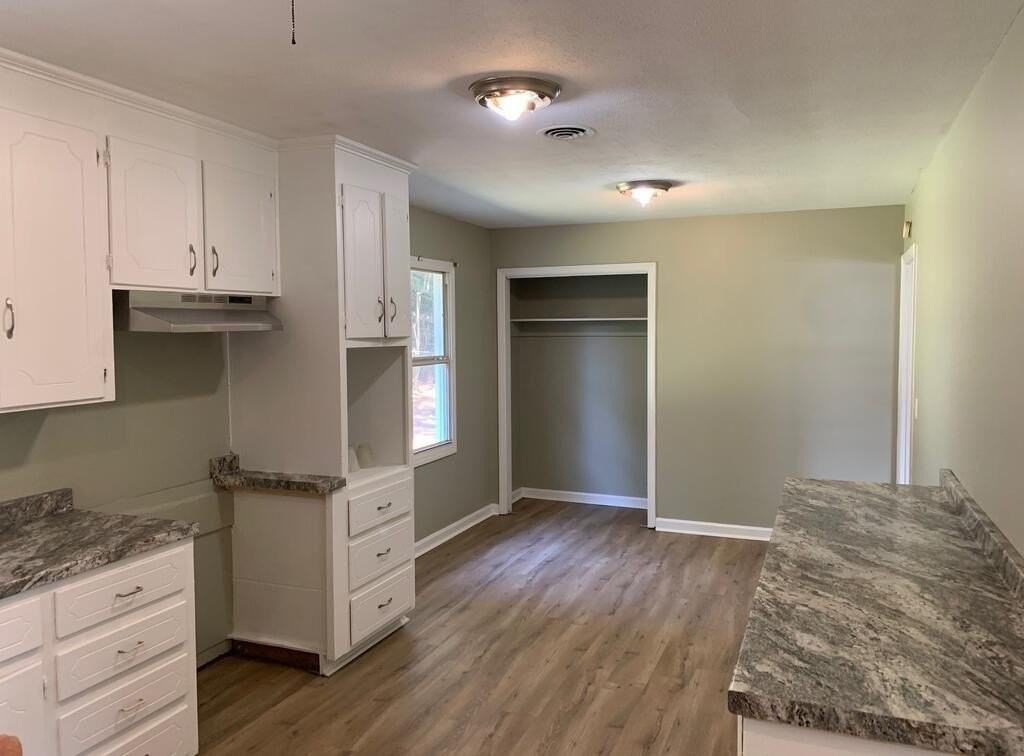 1118 Normandale Dr - Photo 3 of 5