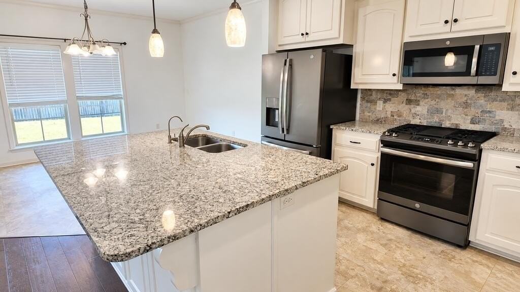 111 Yarmouth Ct - Photo 5 of 18