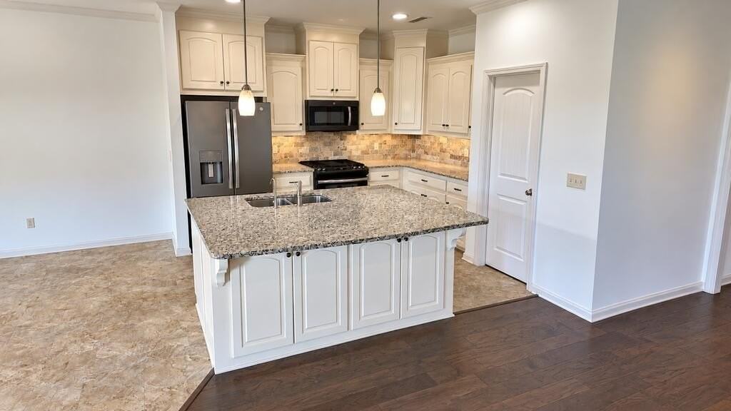 111 Yarmouth Ct - Photo 6 of 18