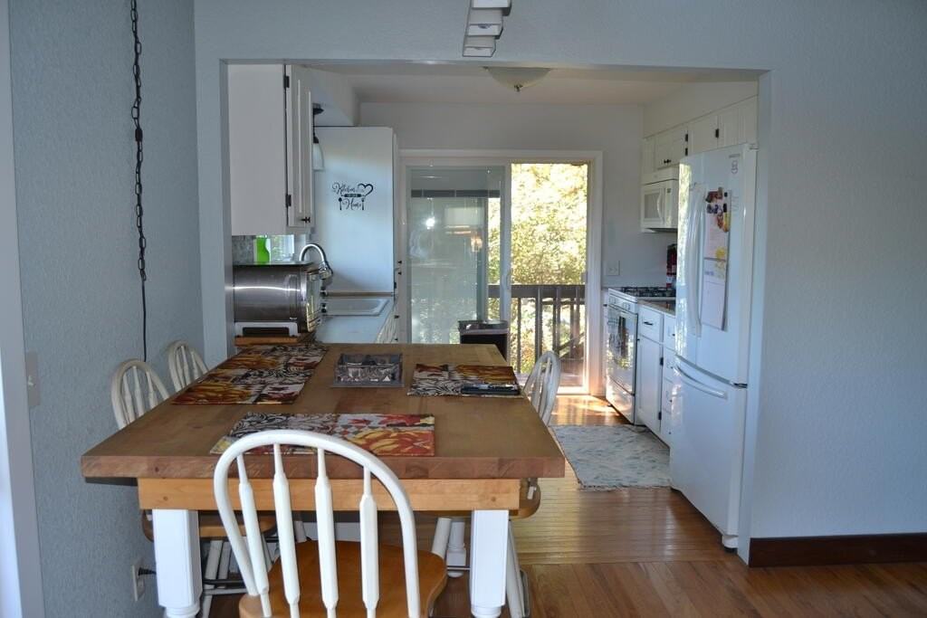 388 Rose Creek Rd - Photo 6 of 29