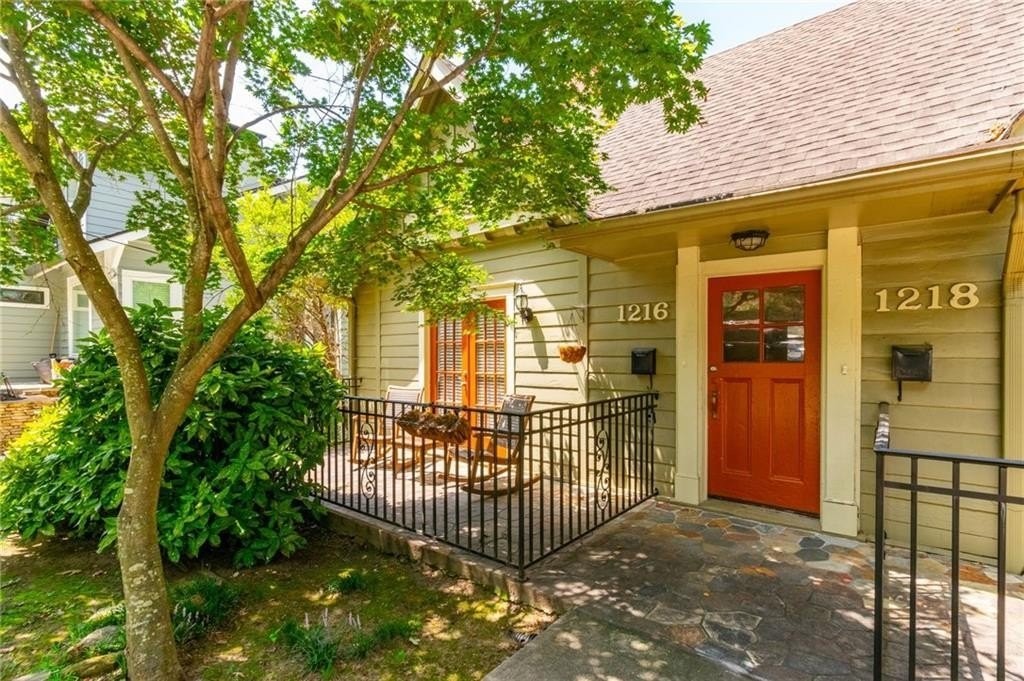 1216 N Highland Ave Ne - Photo 3 of 35