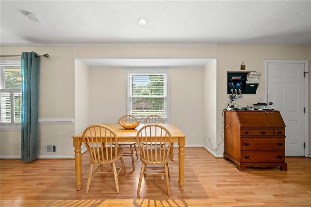 2866 London Court SE - Photo 7 of 22