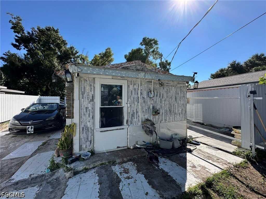 2343 Canal St - Photo 6 of 24