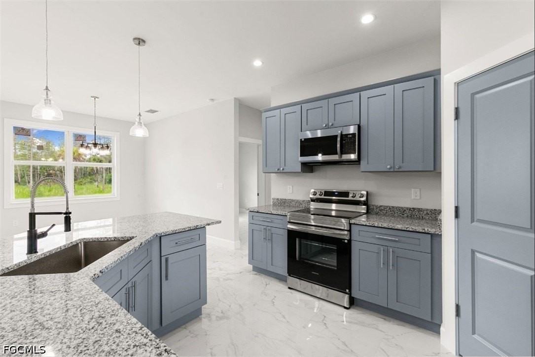 343 Desoto Blvd N - Photo 2 of 14