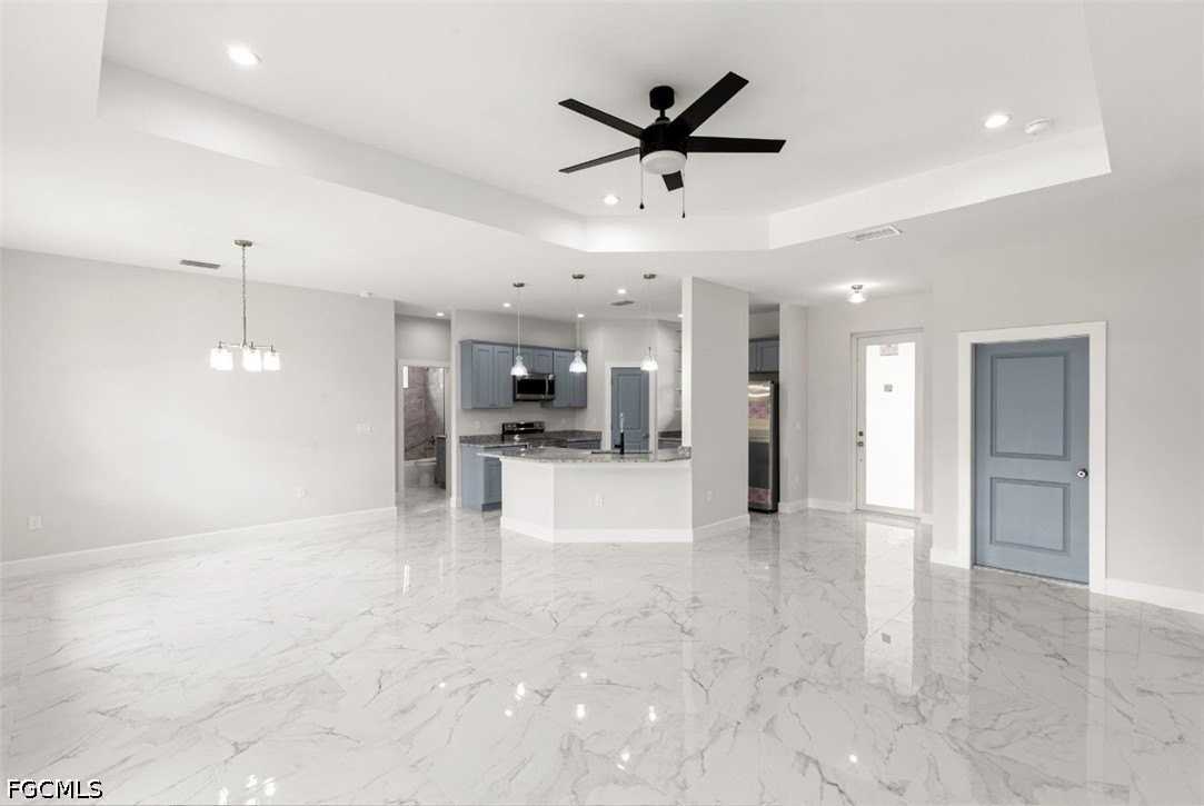 343 Desoto Blvd N - Photo 4 of 14