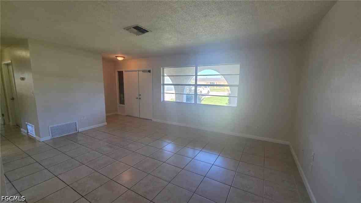 214 Richmond Ave S - Photo 7 of 17