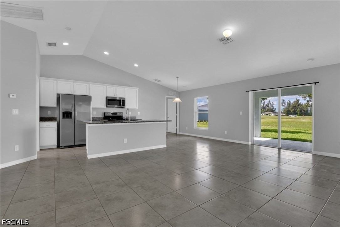 1736 Ne 1st Ave - Photo 3 of 39