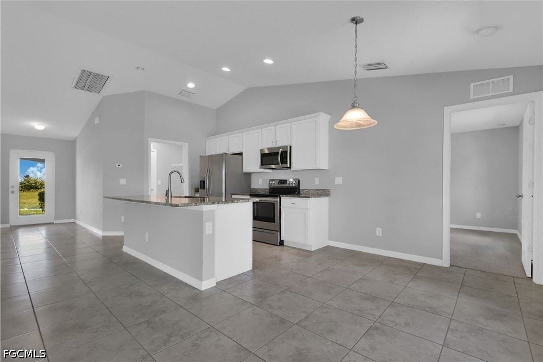 1736 Ne 1st Ave - Photo 4 of 39