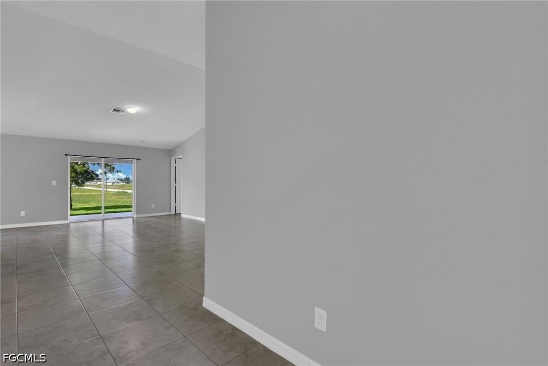 1736 Ne 1st Ave - Photo 5 of 39