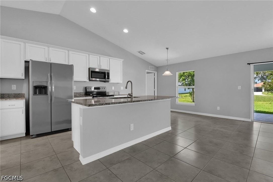 1736 Ne 1st Ave - Photo 7 of 39