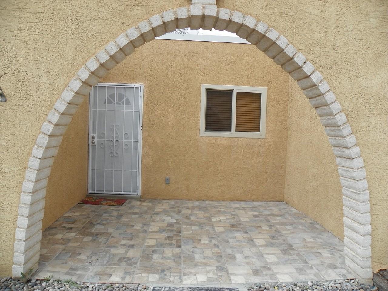 1344 Grande Blvd Se #H - Photo 2 of 17