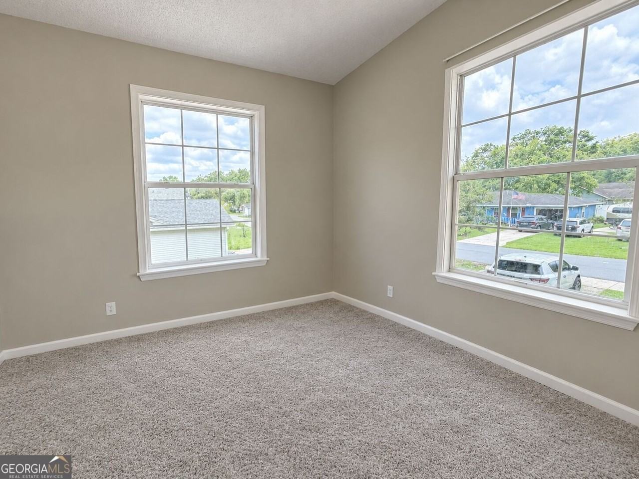 125 Lake Wellington Dr - Photo 6 of 14