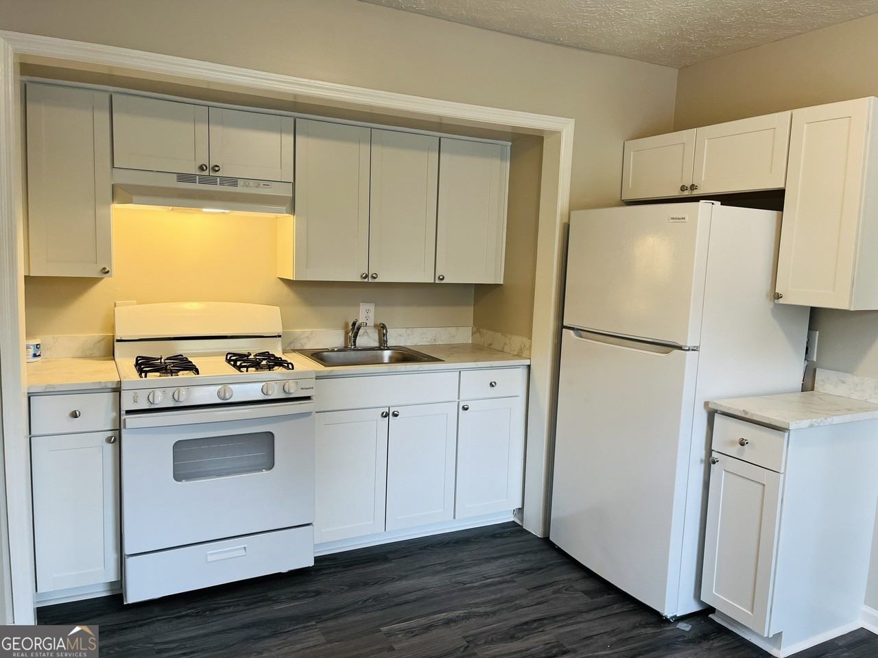 47 Robinson St #42B - Photo 7 of 13