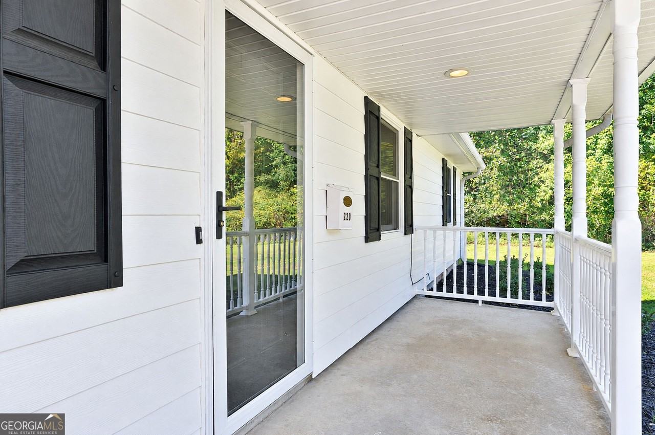 220 E Crestwood Rd - Photo 4 of 41