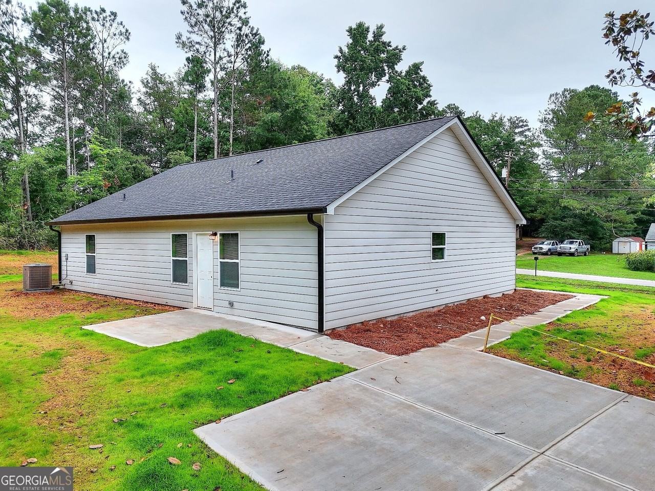 301 Carwood Dr - Photo 4 of 50