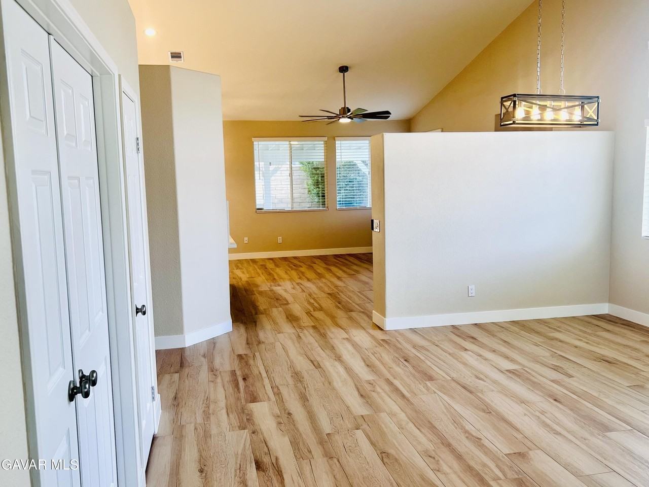39939 Guita Ct - Photo 3 of 29