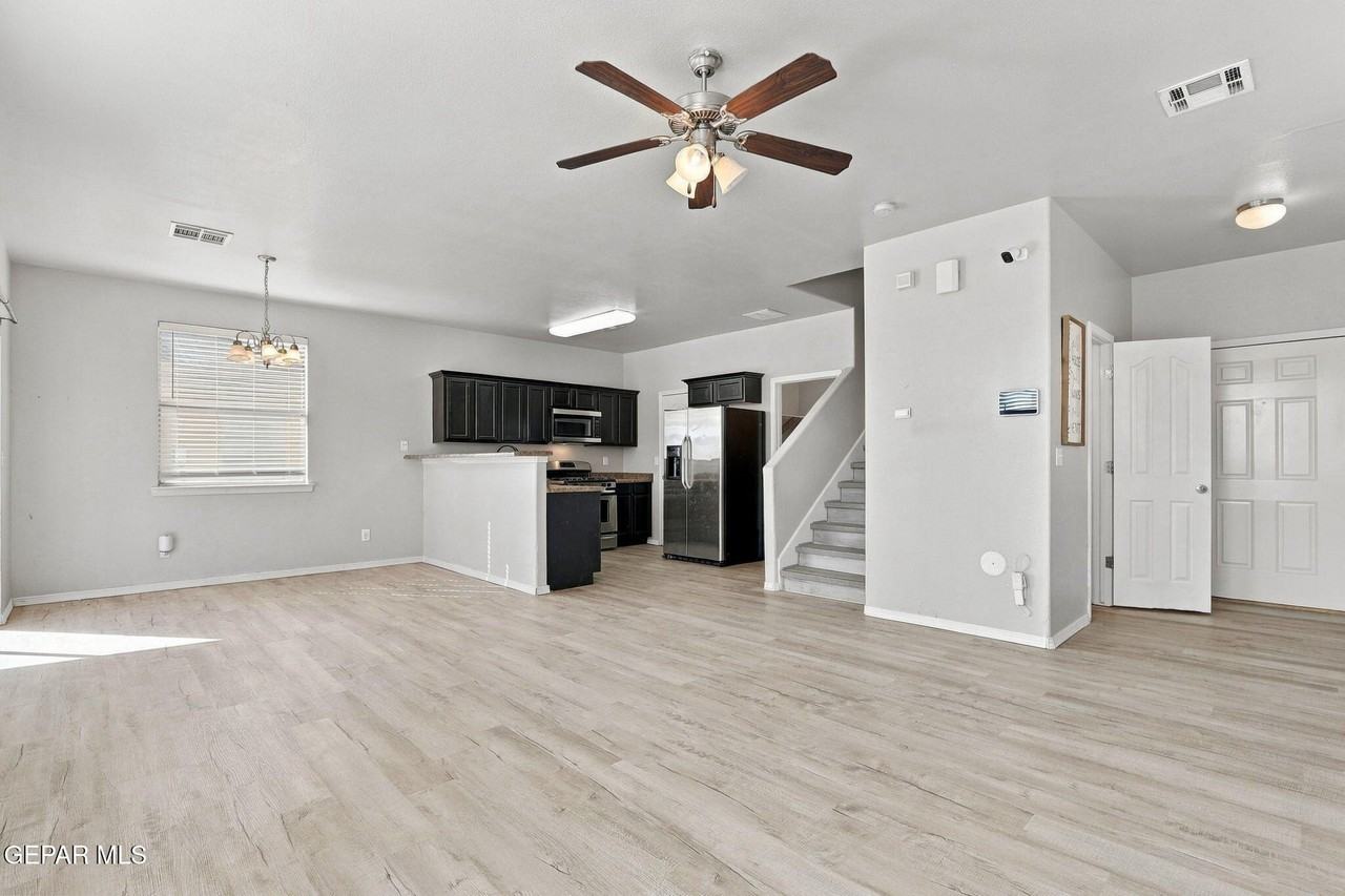 13012 Stonington Ln - Photo 4 of 29
