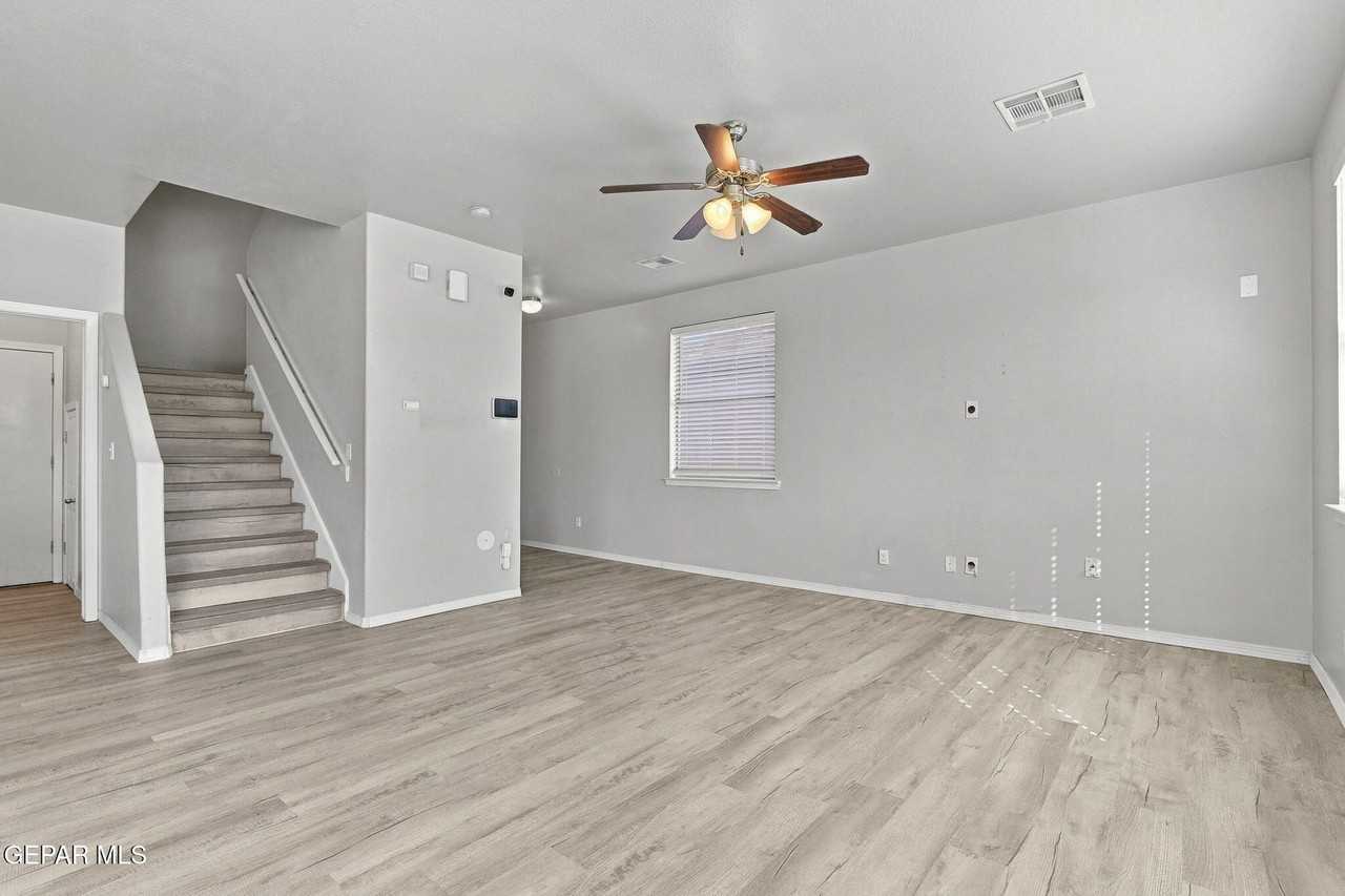 13012 Stonington Ln - Photo 5 of 29