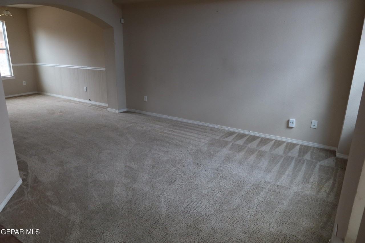 14233 Smokey Point Dr - Photo 3 of 26