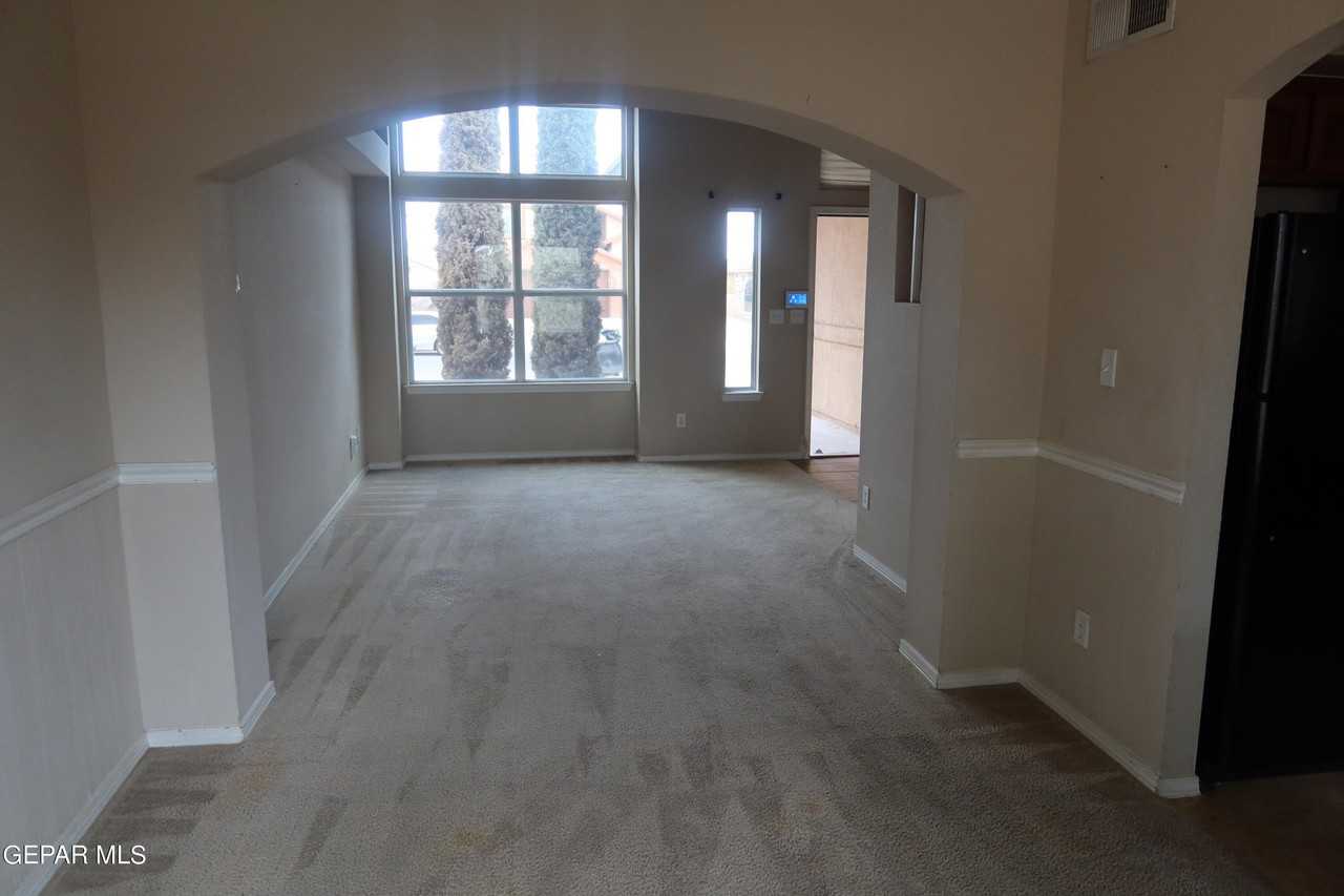 14233 Smokey Point Dr - Photo 6 of 26
