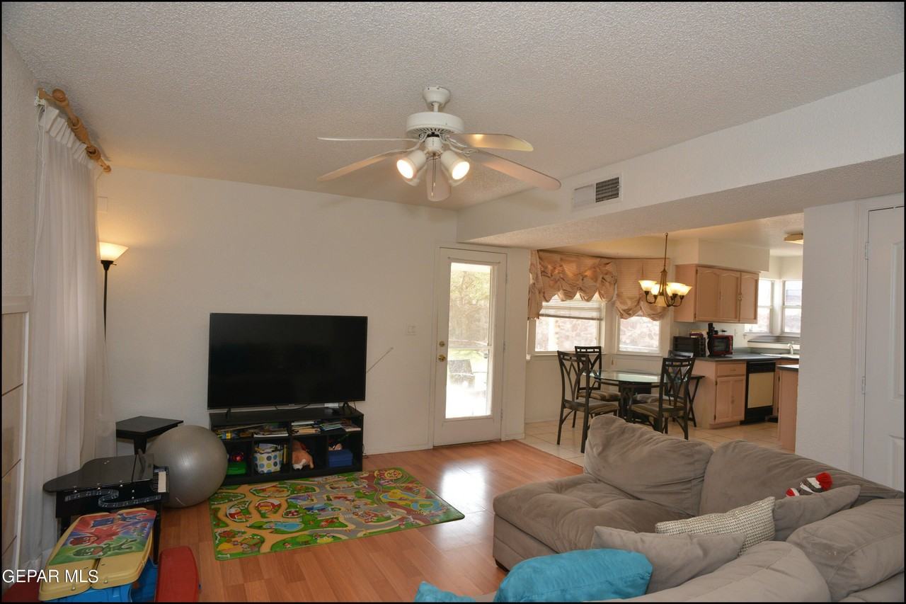 7528 Luz De Lumbre Ave - Photo 6 of 31