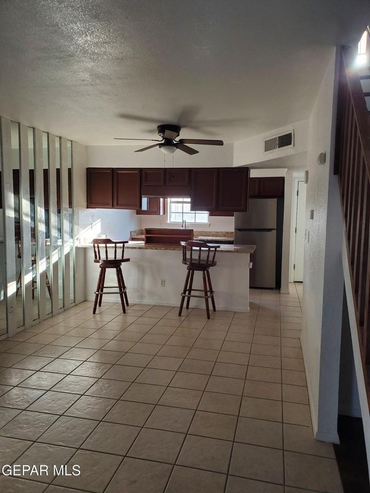 5537 Oakbriar Cir - Photo 2 of 13