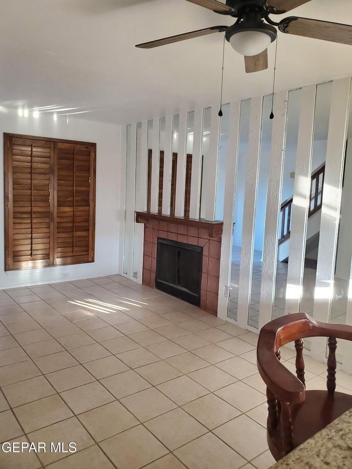 5537 Oakbriar Cir - Photo 3 of 13