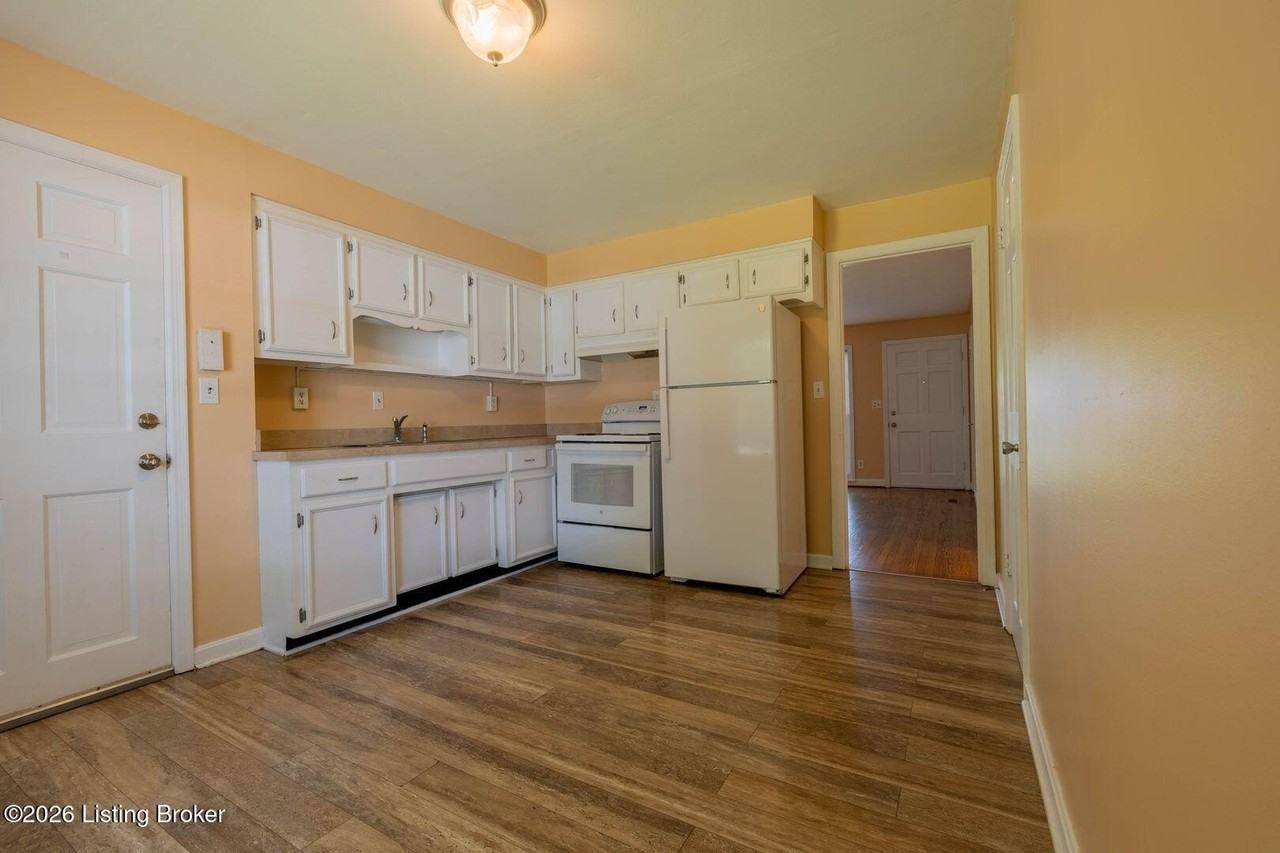 10402 Deering Rd - Photo 6 of 20