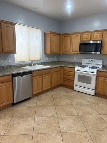 8116 Celina Hills St - Photo 6 of 31