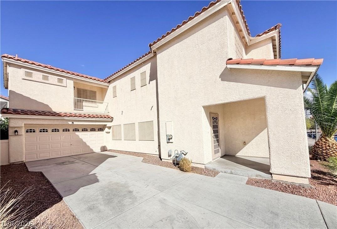 8936 Snowtrack Ave - Photo 4 of 44