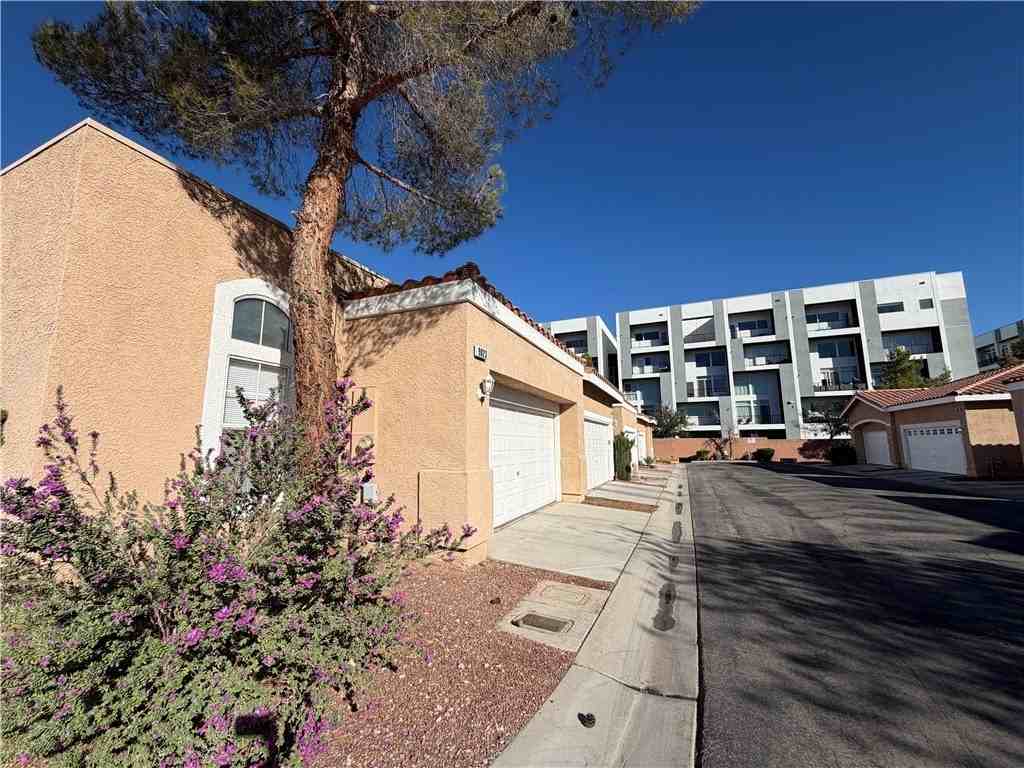 9023 Kimo St - Photo 3 of 13