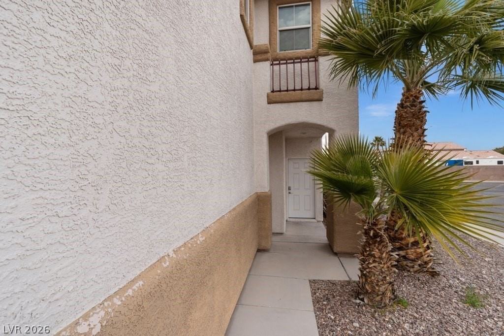 9512 Canyonland Ct - Photo 4 of 33