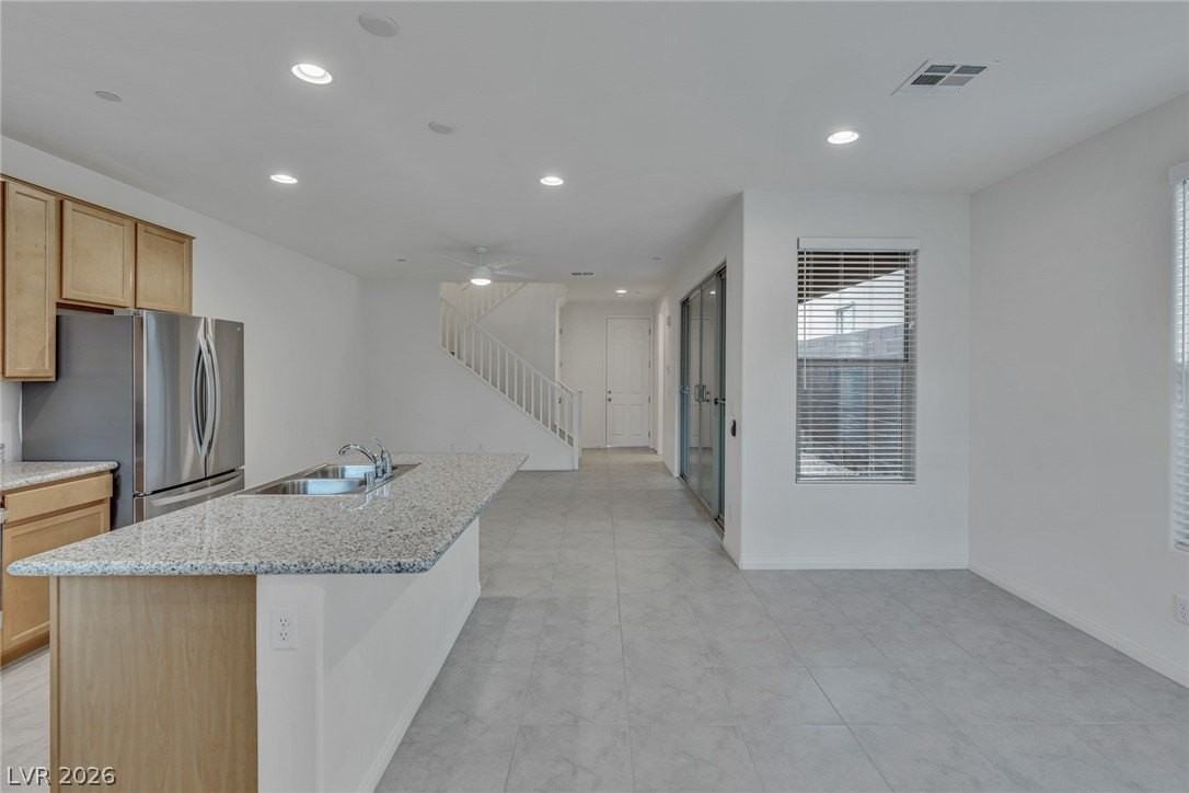 11672 Redwood Mountain Ave - Photo 5 of 34