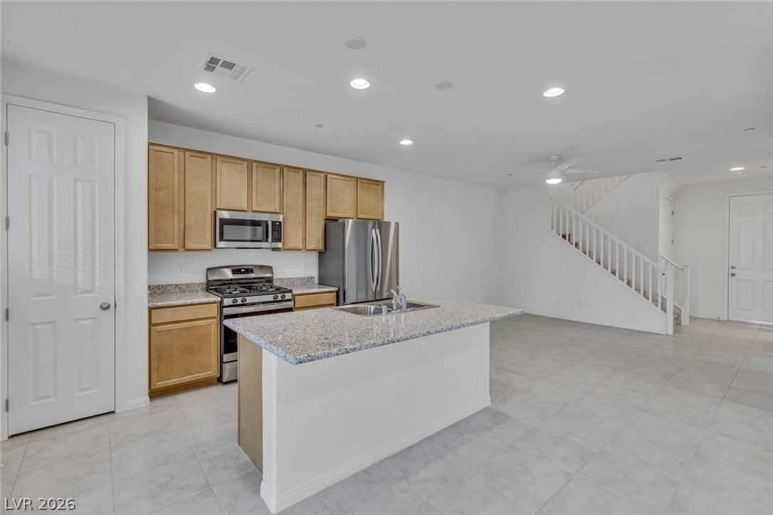 11672 Redwood Mountain Ave - Photo 6 of 34