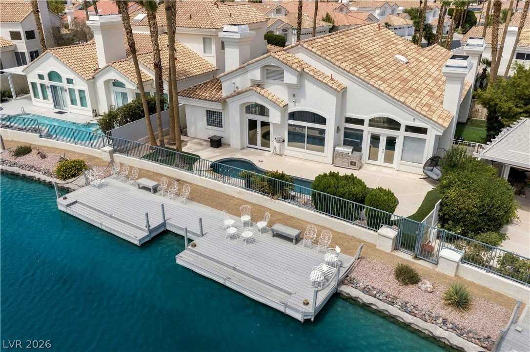 2933 Harbor Cove Dr - Photo 2 of 50