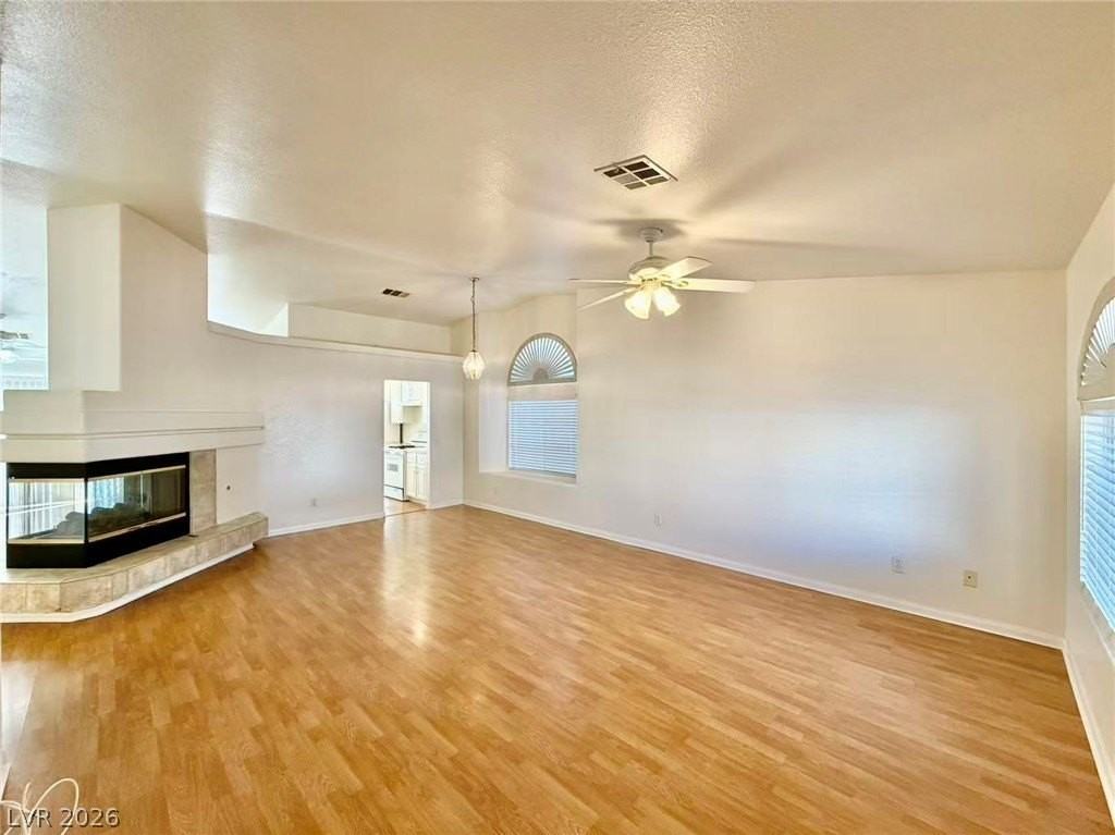 8605 W Gilmore Ave - Photo 4 of 20