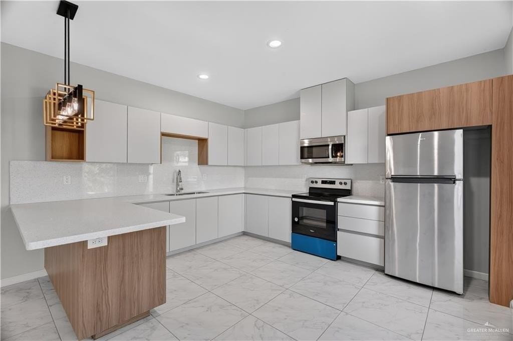 808 Hidden Hills St #1 - Photo 7 of 17